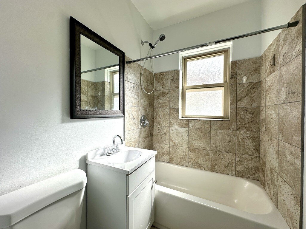 Building Photo - 6347 N Magnolia Ave