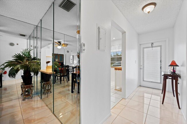 Building Photo - 455 Golden River Dr