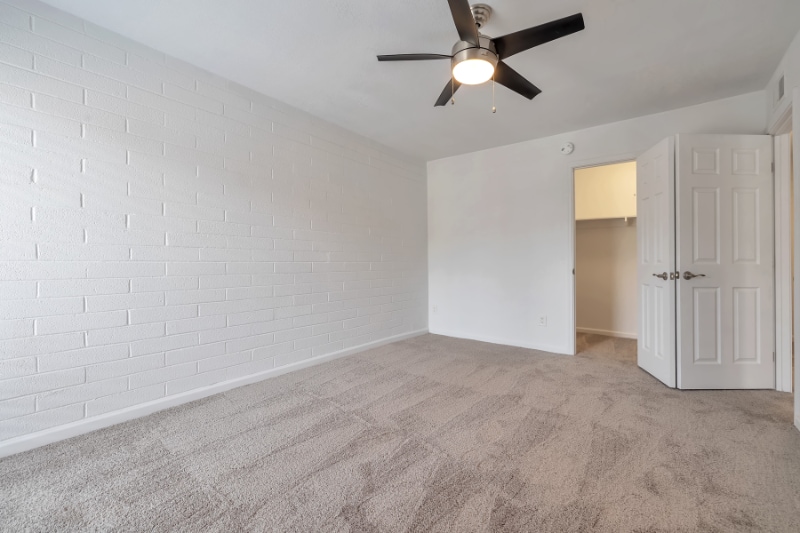 Building Photo - 1815 W Tuckey Ln