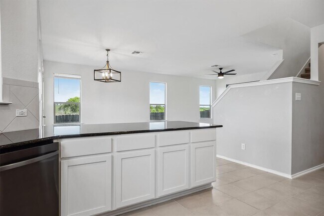 Building Photo - 925 Yellow Ribbon Trl