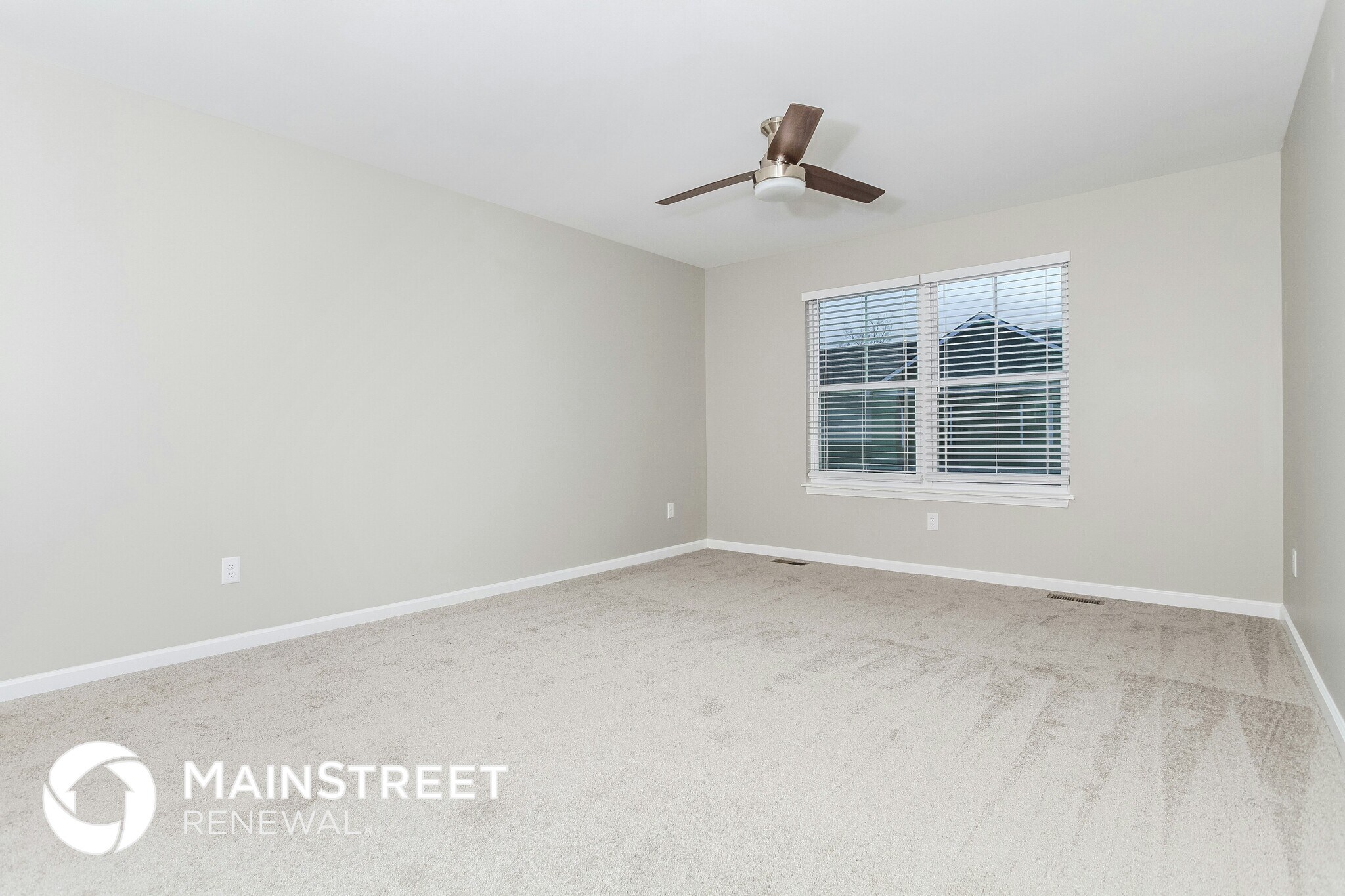 Building Photo - 2059 N Sarah Dr