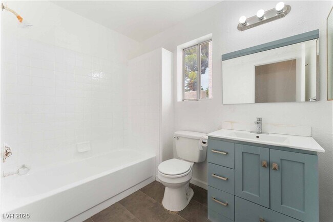 Building Photo - 4104 N Compass Rose Way
