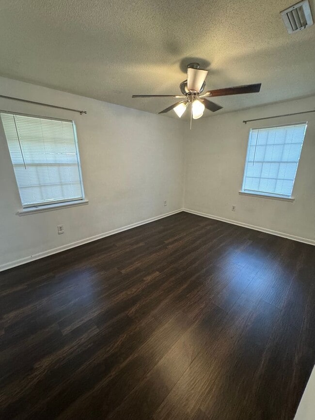 Building Photo - Available July!