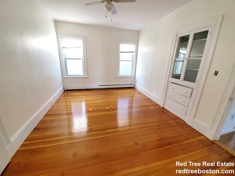 Building Photo - 803 Boylston St