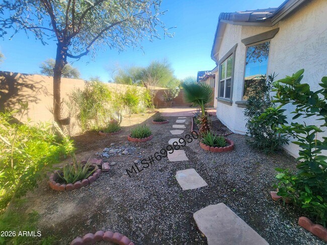 Building Photo - 7239 N 89th Dr