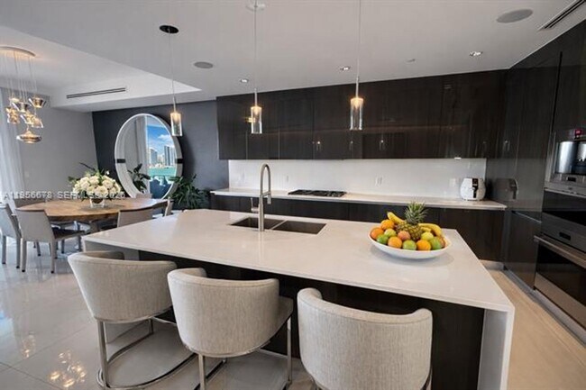 Building Photo - 3300 NE 188th St