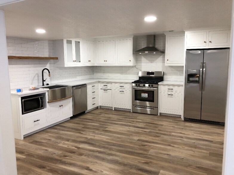 Primary Photo - 1259 N 625 W St