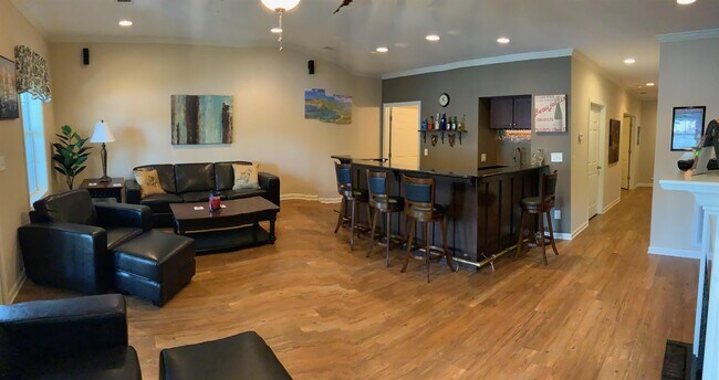 Building Photo - 501 Port Laz Ln