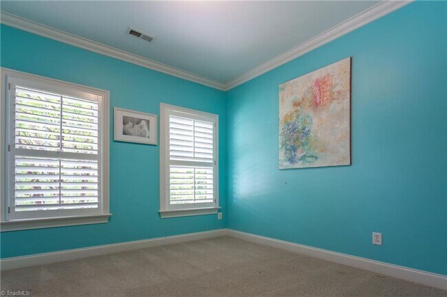 Building Photo - Spacious 4 Bedroom in Lake Jeanette - Larg...