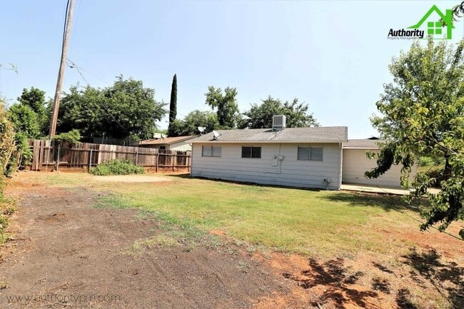 Building Photo - 3994 Mercury Dr