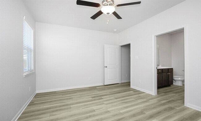 Building Photo - 416 Lone Rider Dr