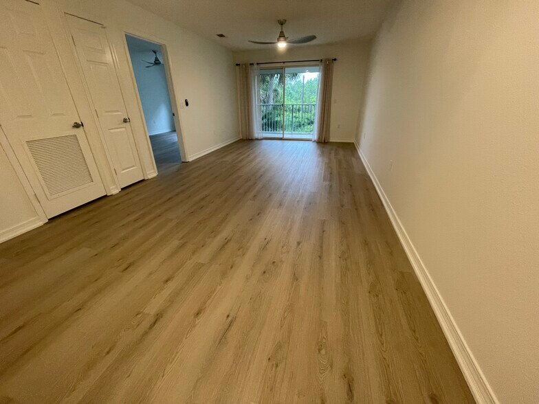 Building Photo - 4270 Calinda Ln