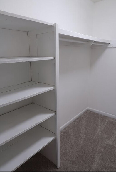 Spacious Walk-in Closet - 1150 Collier Rd NW