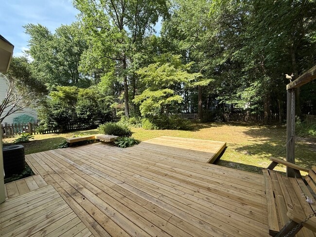 Building Photo - **OFFERING REFUNDABLE APPLICATION FEES** Newly Remodeled 3BD, 2.5BA Knightdale Home with a Fenced...