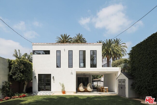Building Photo - 730 Westbourne Dr