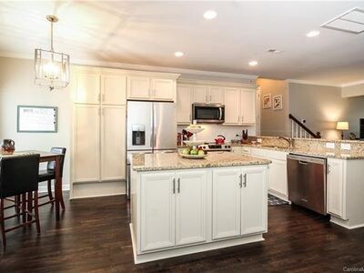 Building Photo - 2000 Euclid Ave