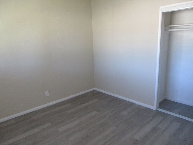Building Photo - Newly Renovated 3bd 1 ba