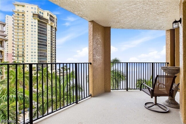 Building Photo - 2825 Palm Beach Blvd
