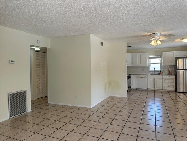 Building Photo - 1630 Redwood St