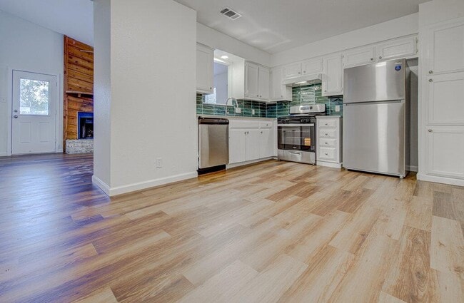 Building Photo - 1306 Bonnie Brae St