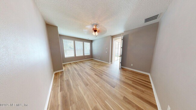 Building Photo - 15707 Lexington Park Blvd