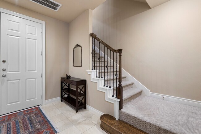 Building Photo - 9125 Harbor Hills Dr