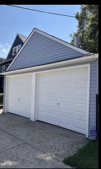 Building Photo - 786 Avenue C