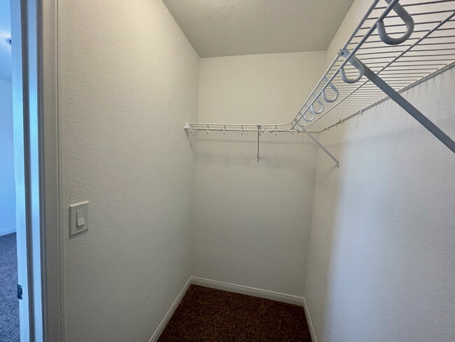 Building Photo - BEAUTIFUL 5 BED 3.5 BATH 3 FLOORS 2 CAR GARAGE SINGLE FAMILY HOME W/ LARGE LOFT & BACKYARD FOR RENT!