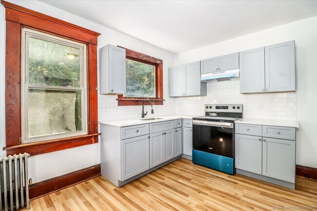 Building Photo - 130 Wellsville Ave