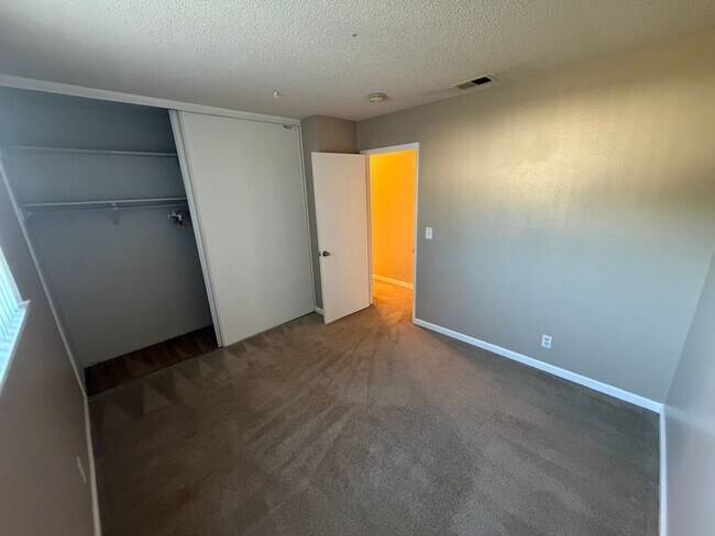 Building Photo - 3 Bedroom | 2 Bathroom | Single family with pool