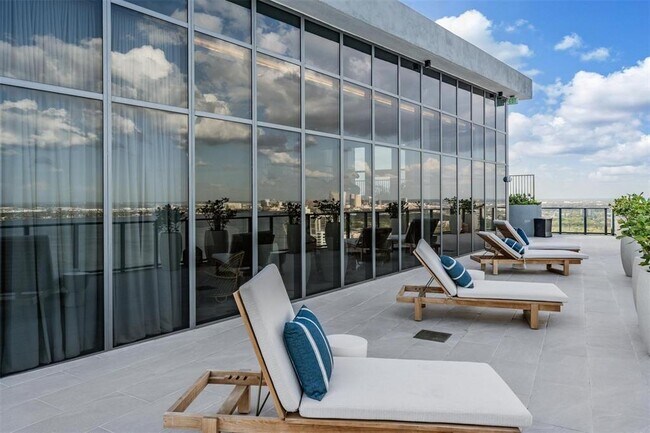 Building Photo - 3015 S Ysabella Ave