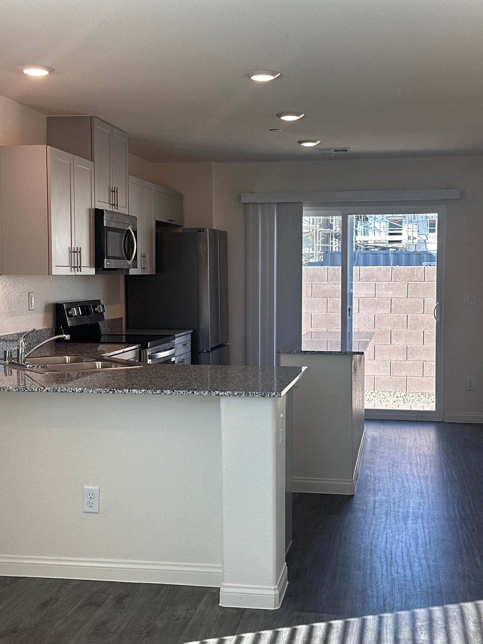 Building Photo - 9174 Coral Cascade Ave