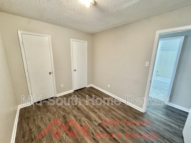 Building Photo - 5528 Ginners Dr