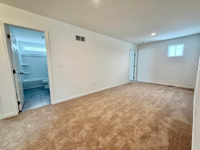 Building Photo - 6173 S Trailwoods Dr