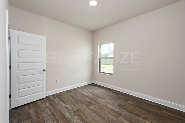 Building Photo - 14567 Dayton Cir