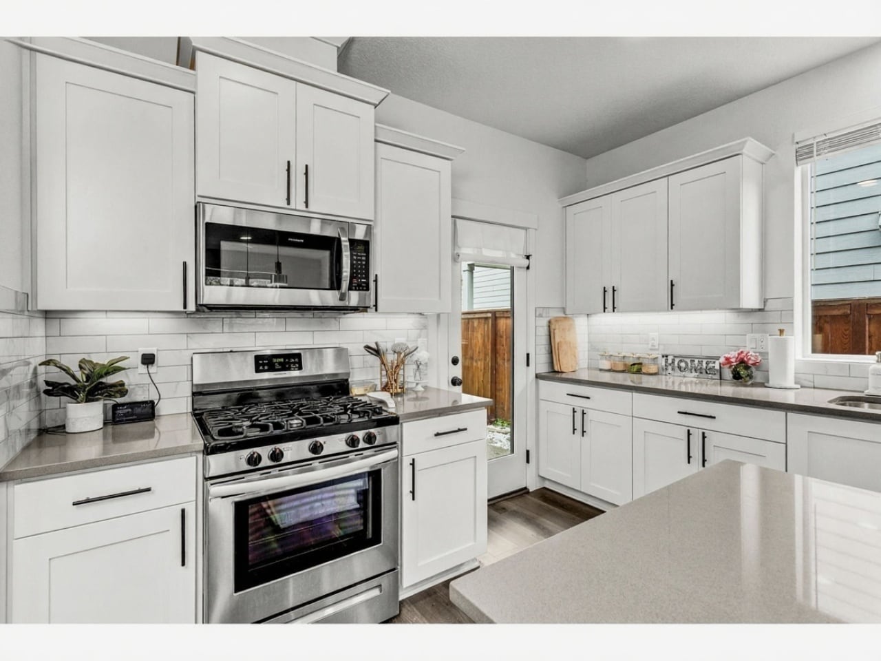 Building Photo - 837 S 26th Ave