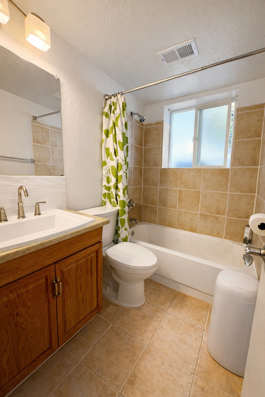 Building Photo - 1990 Eagle St