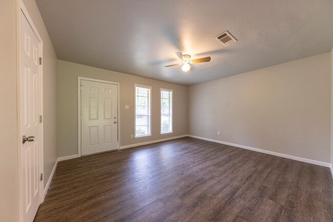 Building Photo - 642 Stevenson St