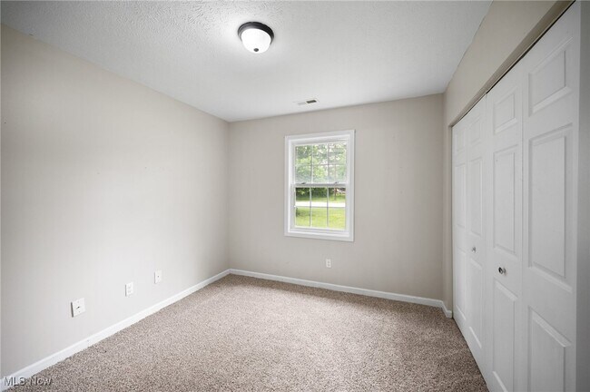 Building Photo - 3031 Logan Ln N