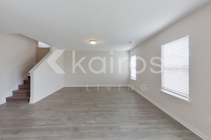 Building Photo - 14 Red Oak Dr.