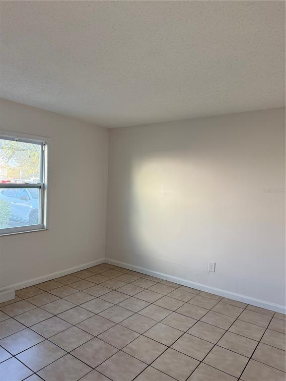 Building Photo - 7210 N Manhattan Ave