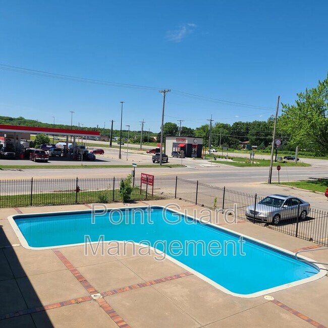 Building Photo - 1516 Oxford Pl