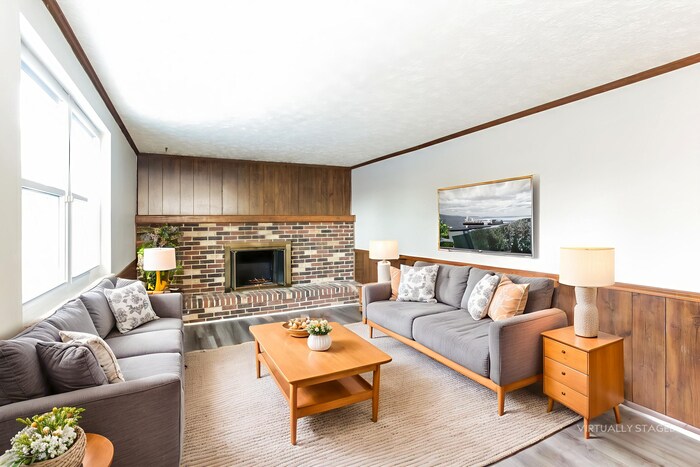 Building Photo - 1328 Brownswood Dr