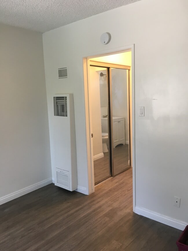 Building Photo - 3930 Rosemead Blvd