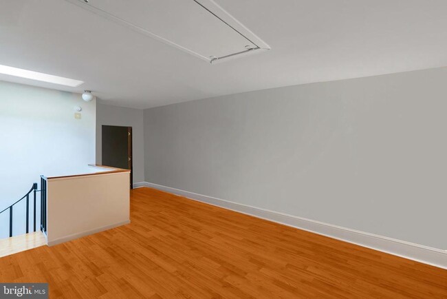 Building Photo - 1527 Pine St