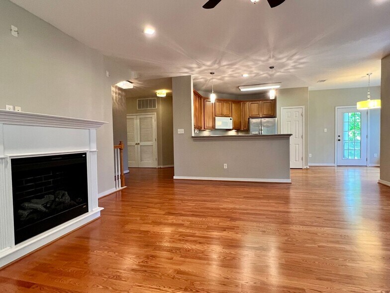 Building Photo - 4150 San Marco Dr
