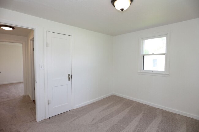 Building Photo - 021