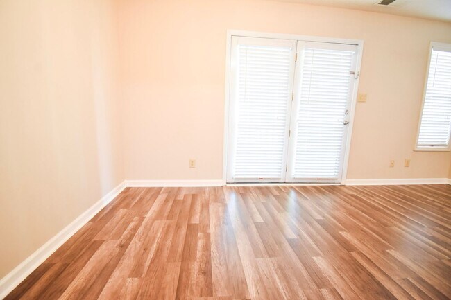 Building Photo - 2 Bedroom 2 Bathroom Apartment