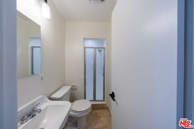 Building Photo - 9205 Alcott St