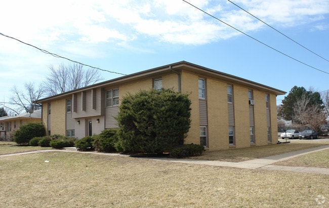 Primary Photo - Embassy Apartments